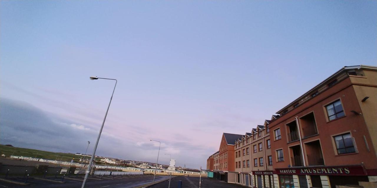 Appartamento Palm Cove Bundoran Luxurious Sea View Balcony Free Wifi Netflix Sleeps 5 Esterno foto