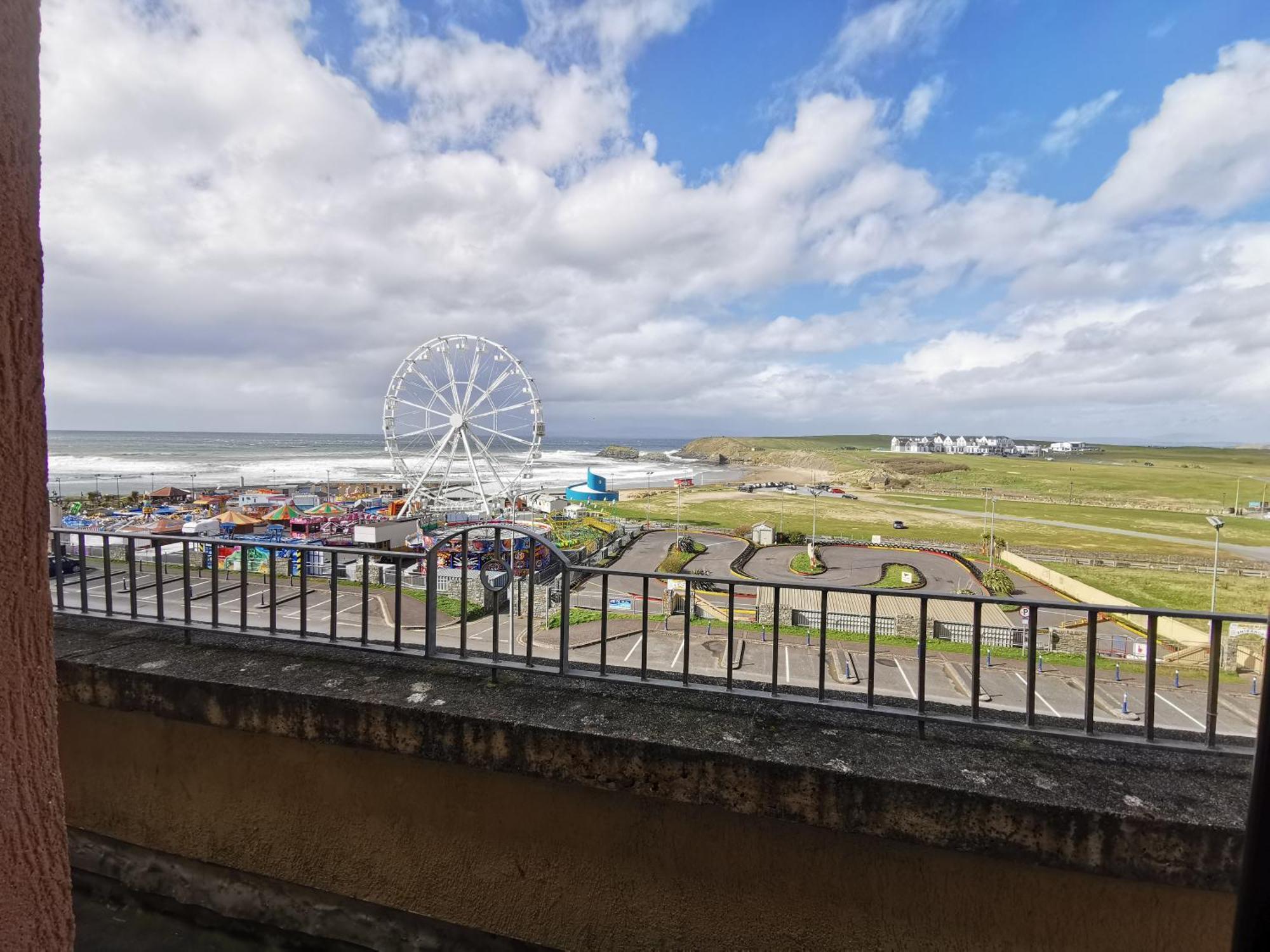 Appartamento Palm Cove Bundoran Luxurious Sea View Balcony Free Wifi Netflix Sleeps 5 Esterno foto